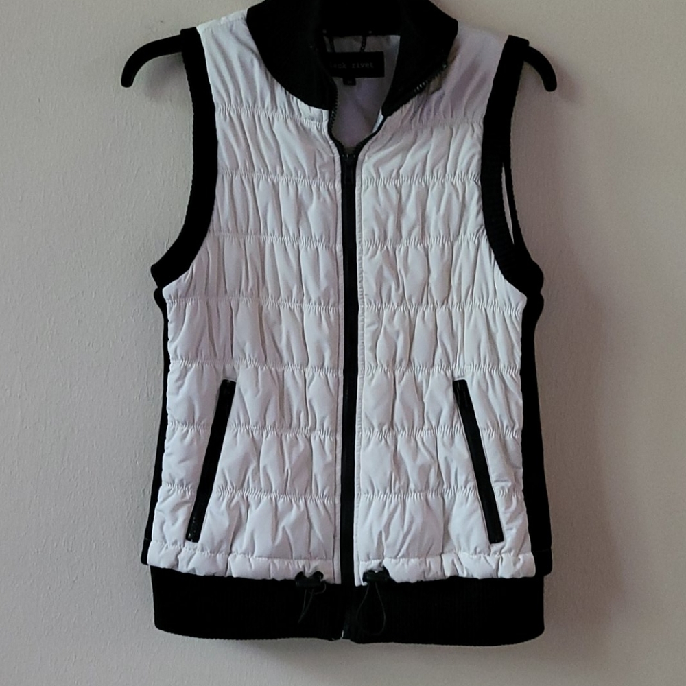 Vest - Picture 3 of 5